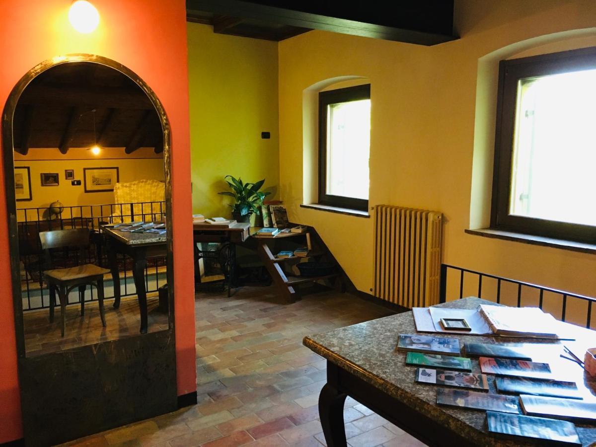 B&B Ai Tre Confini Monzambano Exteriör bild