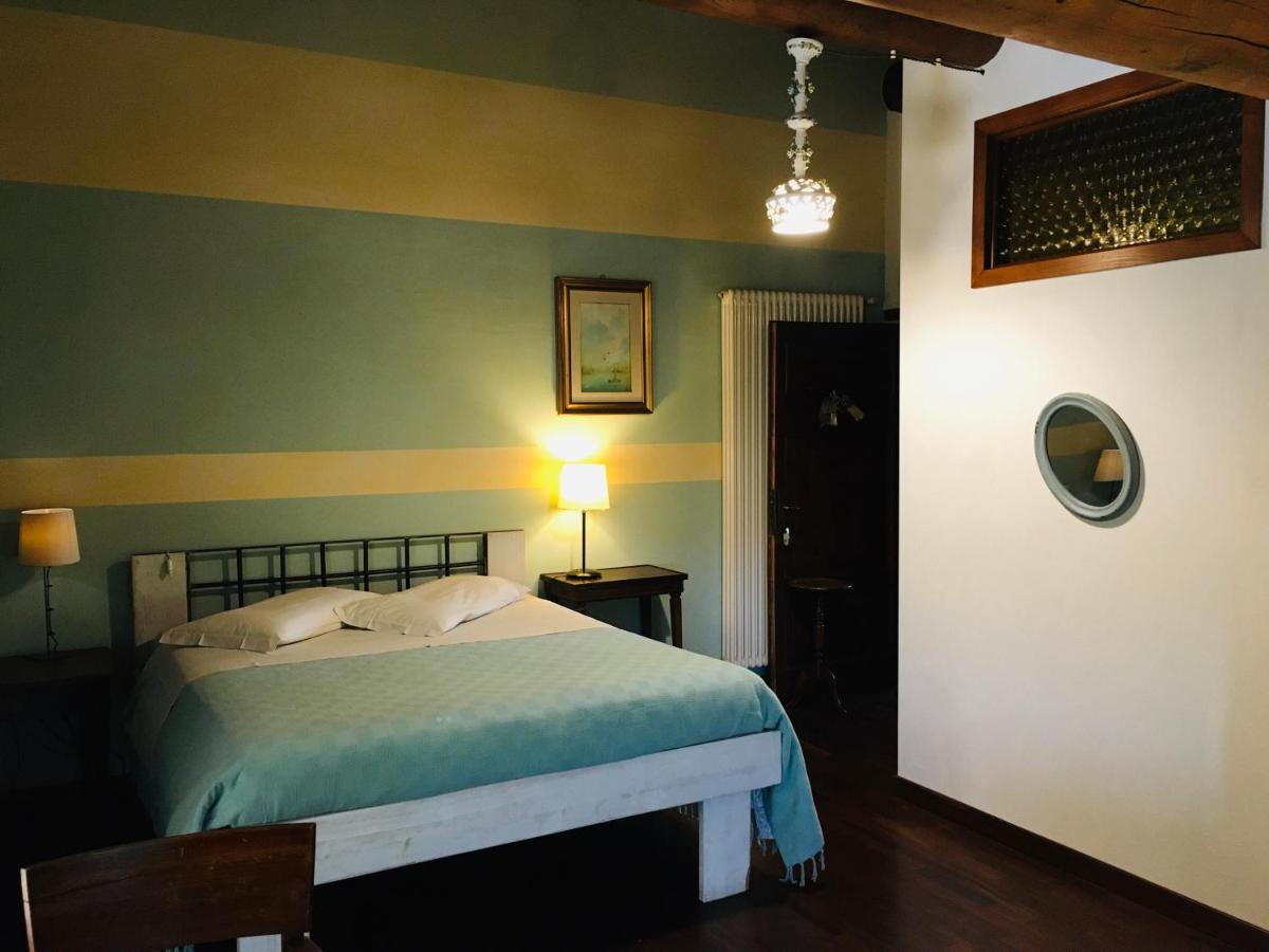 B&B Ai Tre Confini Monzambano Exteriör bild