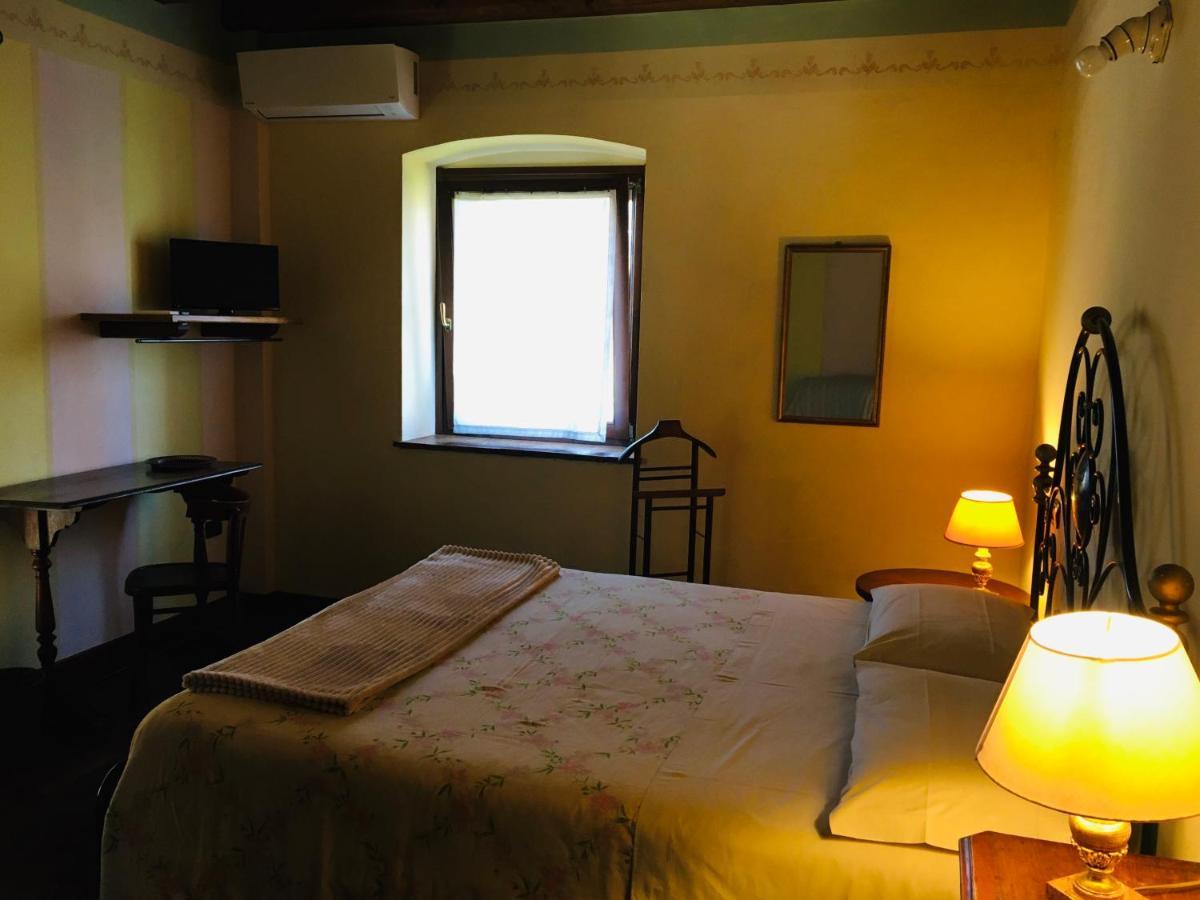 B&B Ai Tre Confini Monzambano Exteriör bild