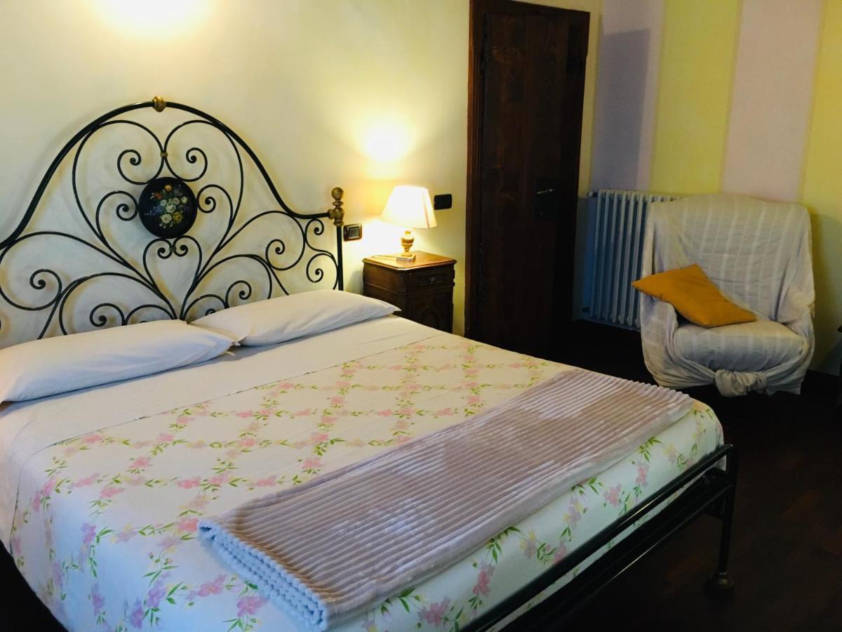 B&B Ai Tre Confini Monzambano Exteriör bild