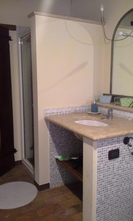 B&B Ai Tre Confini Monzambano Exteriör bild