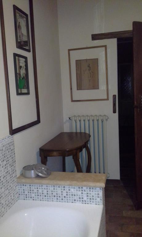 B&B Ai Tre Confini Monzambano Exteriör bild