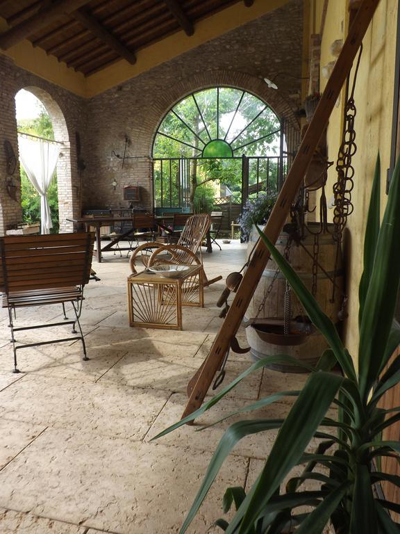 B&B Ai Tre Confini Monzambano Exteriör bild
