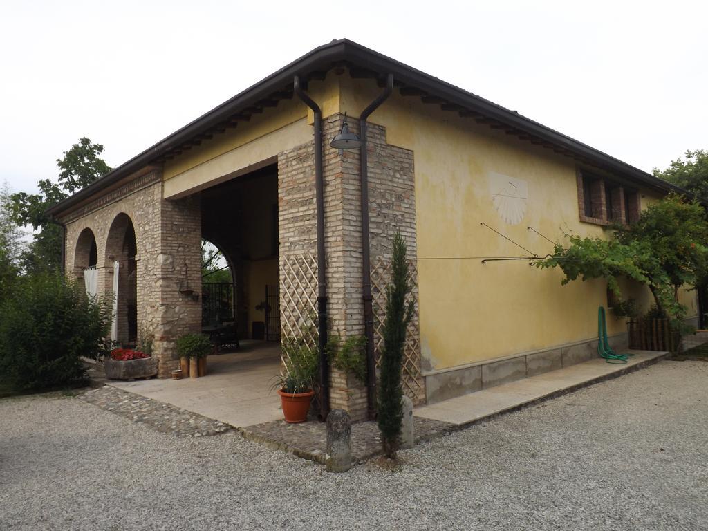 B&B Ai Tre Confini Monzambano Exteriör bild