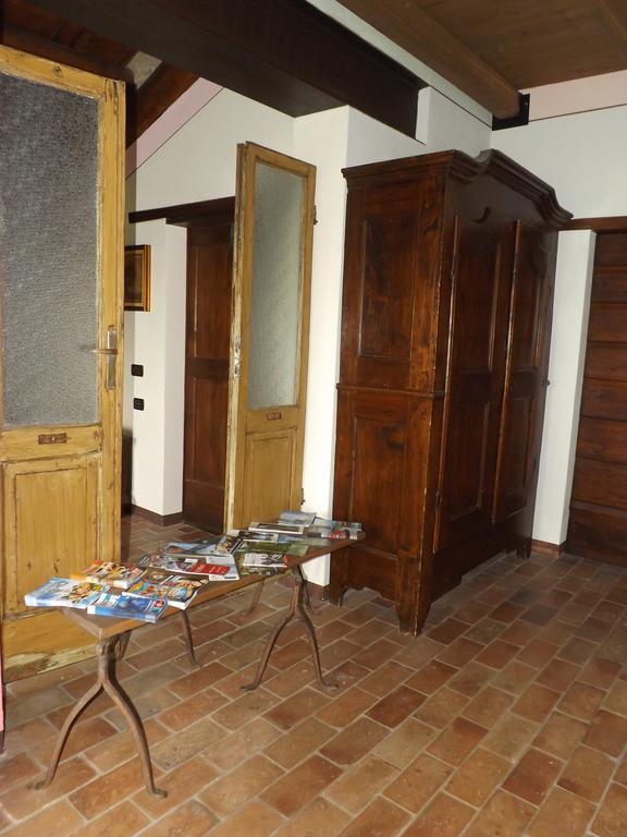 B&B Ai Tre Confini Monzambano Exteriör bild