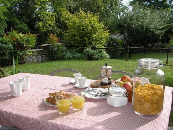 B&B Ai Tre Confini Monzambano Exteriör bild