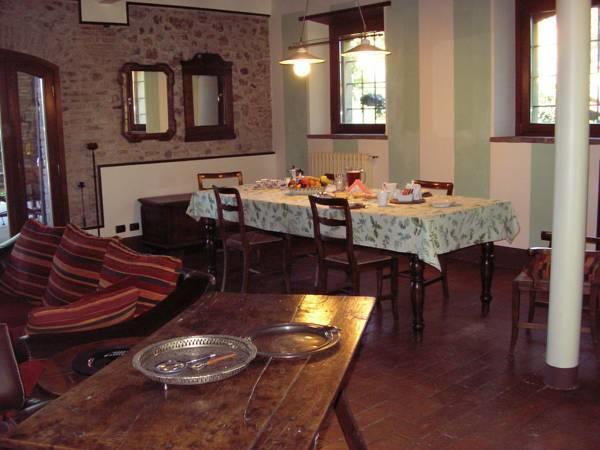 B&B Ai Tre Confini Monzambano Exteriör bild
